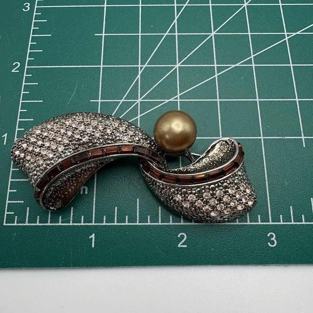 Vintage Rhinestone Brooch Faux Pearl Baguettes Champagne Pave Retro Pendant